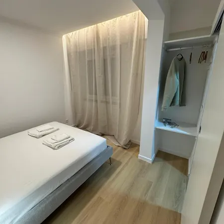 The Crow Ajuda Ii Apartman